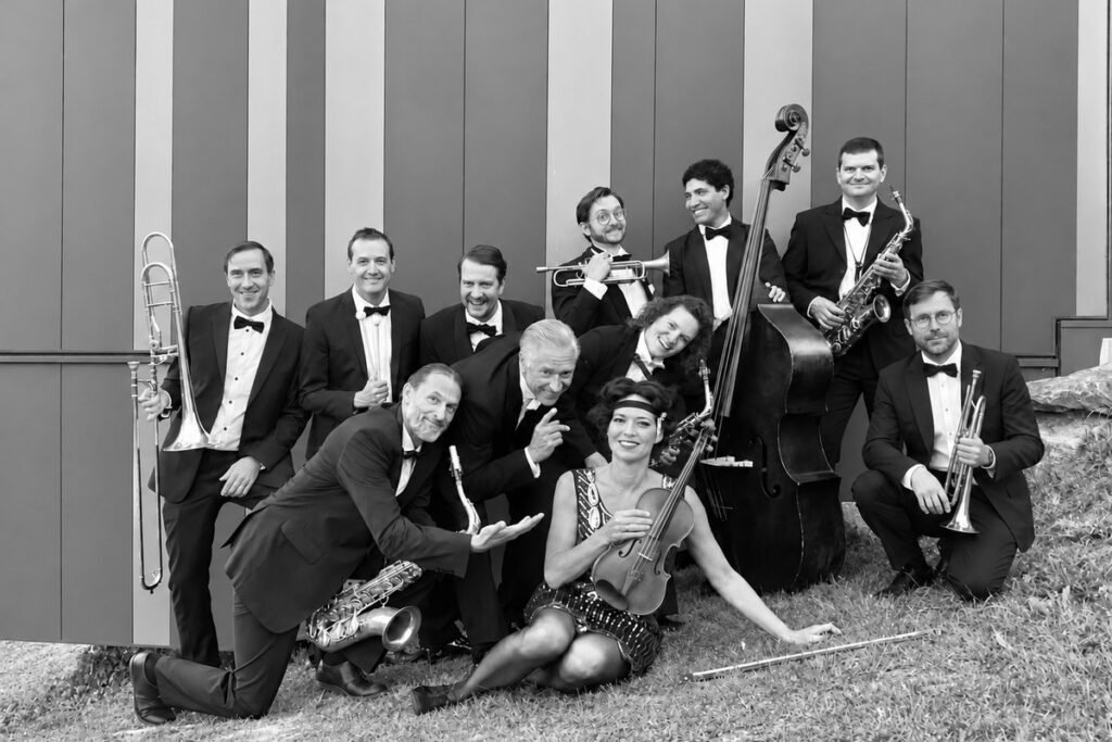 Das Salonorchester Alcazar von Maja Music bringt authentischen Swing und Galabausteine der 1920er-Jahre auf die Bühne.
